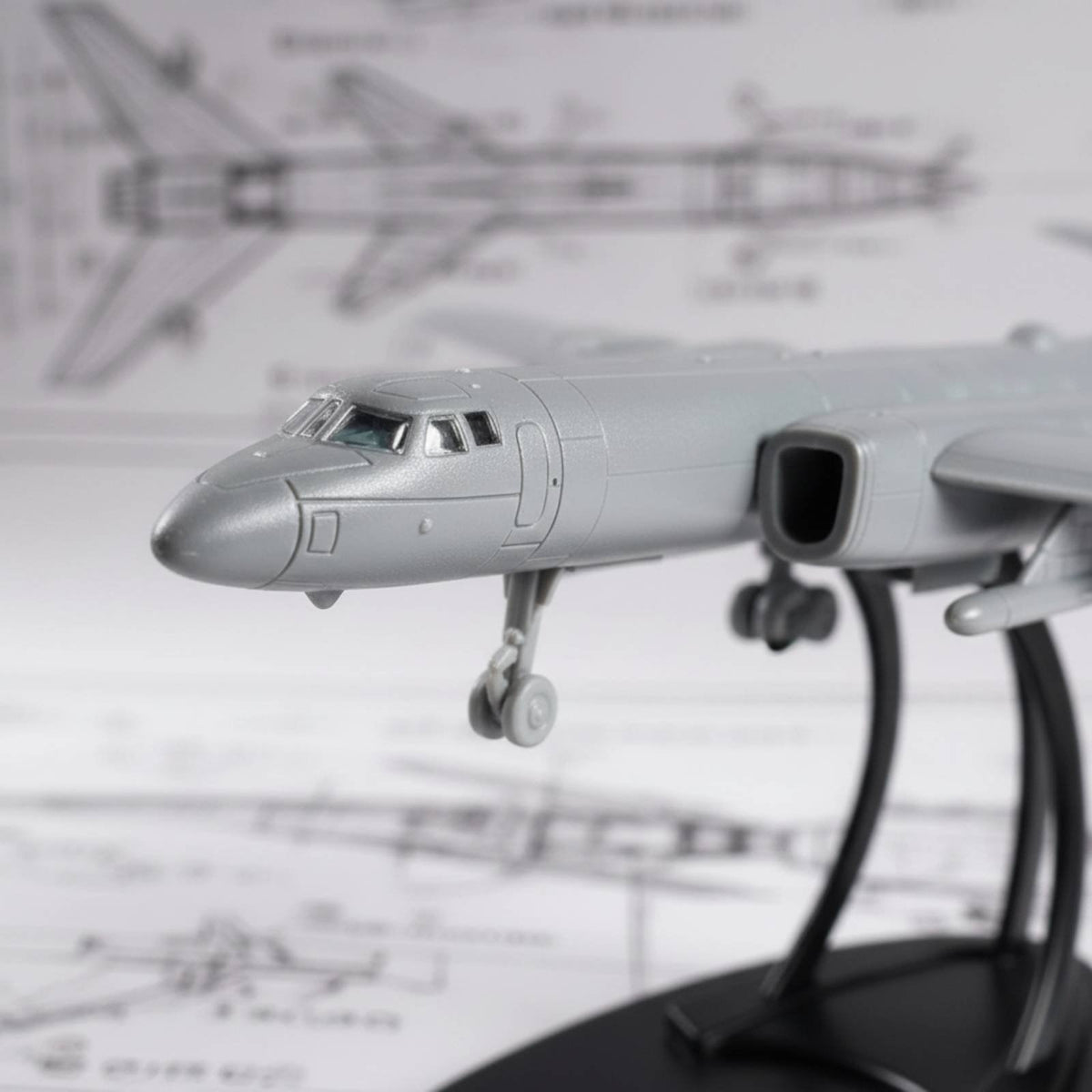 60 Pieces Realistic Details Tu-22M3 Backfire Aircraft Model Movable Wings 1/144 Scale Aircraft Kit Opening Ordnance Bay for Enthusiasts