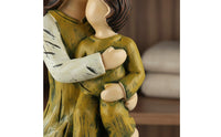 Art Craft Family Resin Figurine Sentimental Gift Mother and Child Figurine Hand-Painted Mother Child Ornament Stable Base