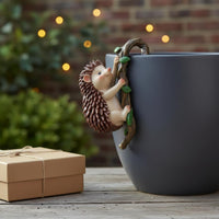 Hedgehog Pot Hugger Weather Resistant Climbing Hedgehog Figurine Hand-Painted Details Hanging Planter Decoration for Gardeners, Patio, Balcony, Yard