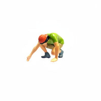 3 Pieces Fine Craftsmanship 1:64 Scale Climbing Figure Lifelike Details Climbing Figures Hand-Painted Tiny Miniature Scene People Collectible for Model Railway