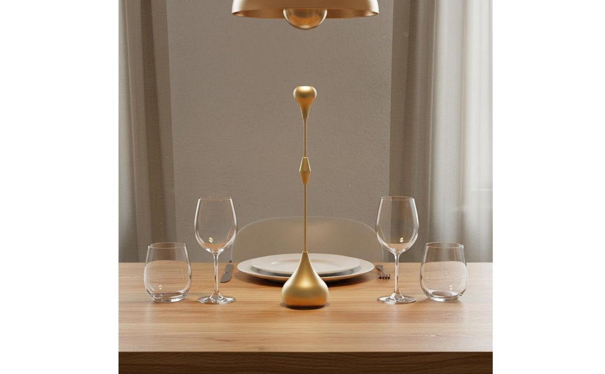 Creative Tear-Shaped Shape Teardrop Candlestick Electroplated Finish Modern Taper Candle Holder Light Luxury Design for Dining Table