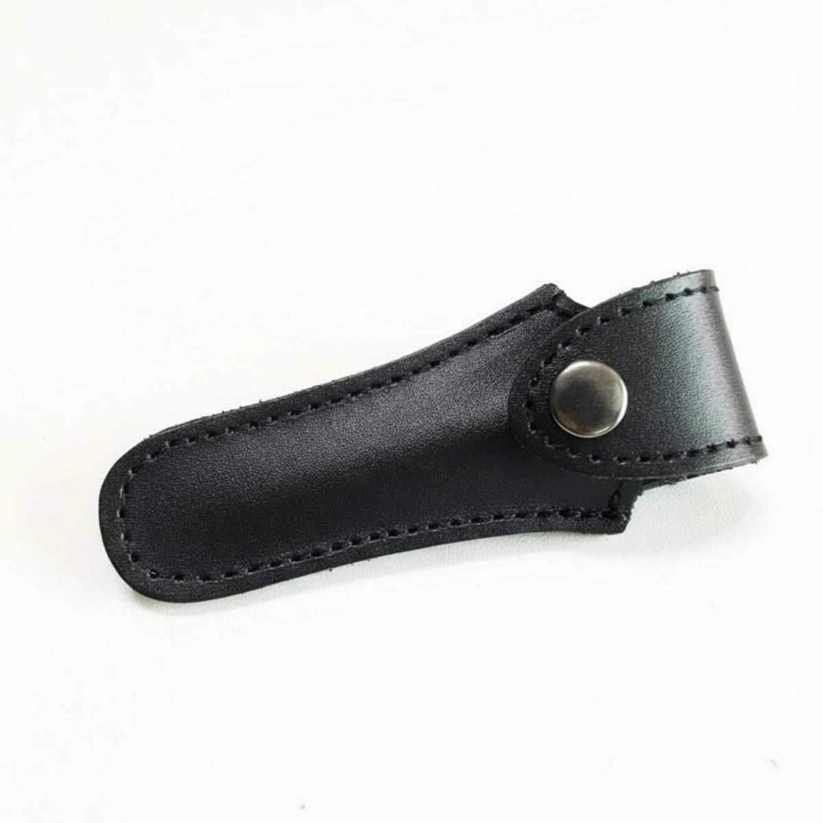 Safeguarding Leather Mouthpiece Pouch Long-Lasting Cowhide Mouthpiece Bag Snap Button Closure Vintage Design for Trumpet Players, Musicians, Travel, Gigs, Rehearsal, Band Practice
