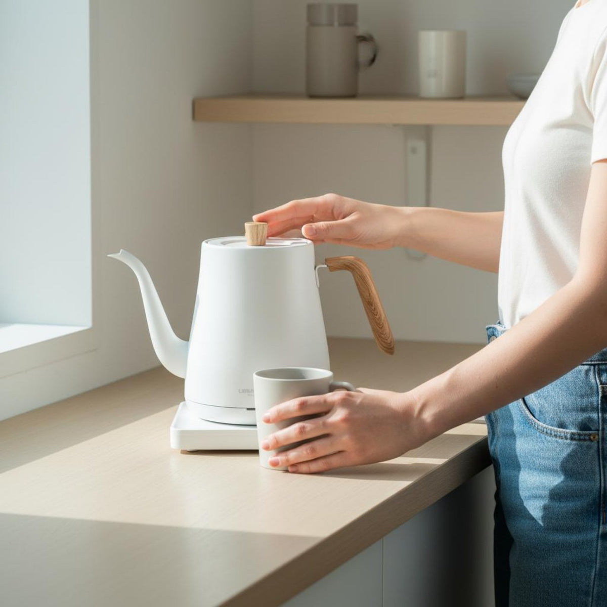 Electric Hot Water Kettle Auto Shut-Deactivate Electric Tea Kettle Long Spout