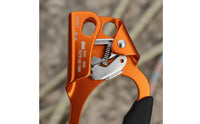 High Strength Hand Ascender Wear Resistant Rope Ascender Clamp Ergonomic Grip Climbing Rope Grab Simple Operation for Climbers, Rescuers, Arborists, Mountaineering, Caving