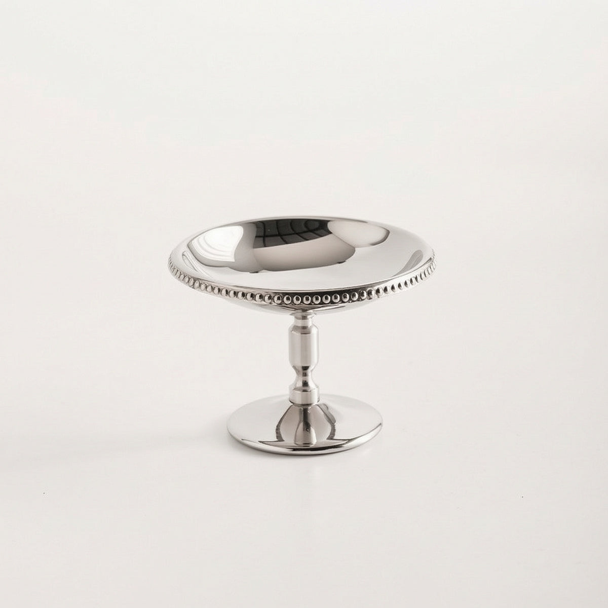 Vintage Dessert Cup with Pedestal Retro Stainless Steel Dessert Bowl Elegant Footed Bowl Long-Lasting for Hosts, Home Kitchen, Cafes