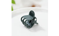 20 Pieces Dark Green Plant Support Clips Easy to Use Garden Plant Clips Reusable Vine Support Clip Plastic for Gardeners, Florists, Greenhouses, Pots
