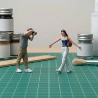 2 Pieces 1/64 Scale Figurine Pair Diorama-Style Hand Painted Tiny Person Realistic Detail Table Ornament for Model Display