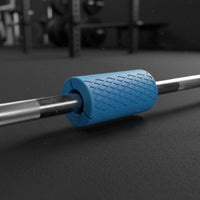 2 Pieces Non-Slip Design Barbell Grip Sleeve Universal Fit Silicone Dumbbell Grip Ergonomic for Weightlifters, Bodybuilders, Gym
