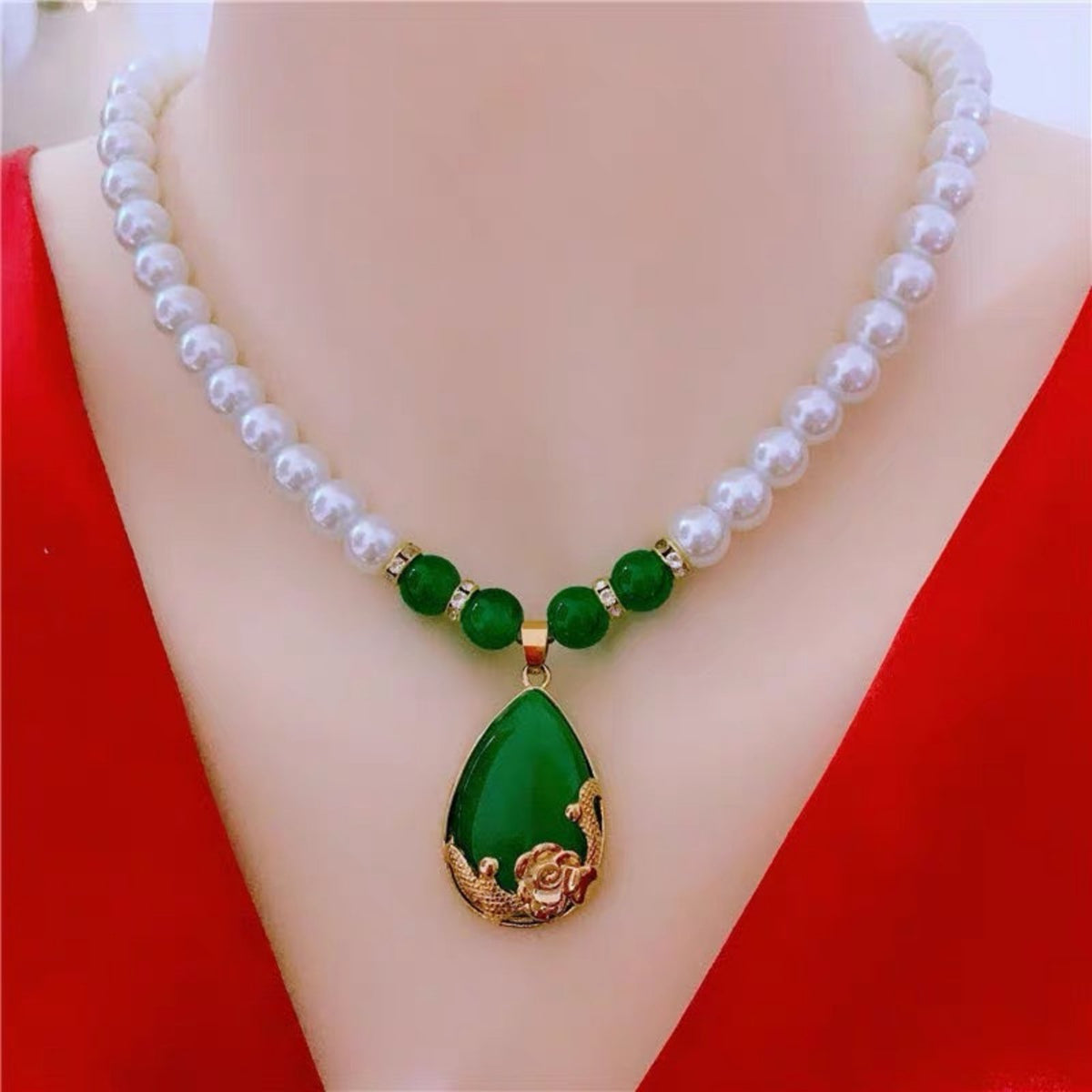 Pearl Choker Adjustable Length Luxurious Rhinestone Accents for Weddings