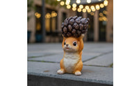 Creative Design Cute Squirrel Garden Ornament Lifelike Details Resin Squirrel Figurine Versatile Decor Outdoor Decoration Weather-Resistant for Gardeners