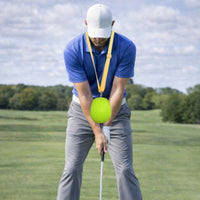 Golf Arm Position Swing Training Device Adjustable Strap Posture Correction Aid Portable Swing Connection Ball for Beginners, Golfers, Driving Range