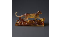 Leaping Cat Ornament Honey-Hued Animal Statue Modern Decor for Office