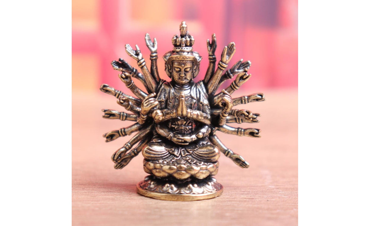 Thousand-Hand Guanyin Sculpture Vintage Design Multi-Arm Deity Statue Tea Pet