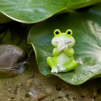 Miniature Resin Frog Figurines for Micro Landscape, Fish Tank, and Desk Decor