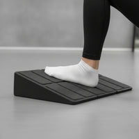 Non-Slip Calf Stretch Wedge Stable Squat Wedge Sloped Stretch Board Sturdy for Fitness Enthusiasts, Athletes, Home Gym, Physical Rehabilitation, Mindfulness Practice Studio