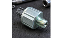 Single Connector Engine Knock Sensor Compact Replacement Knock Sensor Silver Finish Automotive Part Easy Installation