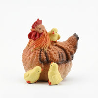 Hen Figurine with Chicks Outdoor Hen Figurine Chicken Garden Statue Compact Sculpture Lifelike for Gardeners, Patio, Flower Beds