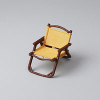 1:64 Scale Miniature Camping Chair Yellow Miniature Folding Chair Brown Frame Folding Seat Model Armrests for Scene Decoration