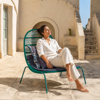 outdoor lounge chair
