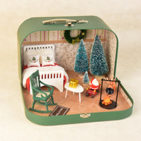 Suitcase Dollhouse Hard-Sided Miniature Dollhouse Suitcase Realistic Doll Travel Case for Collectors, Holiday Decor