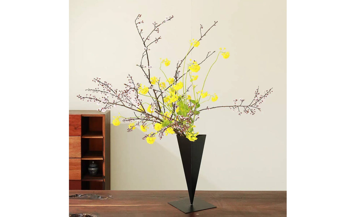 Cone Vase with Square Base Tapered Triangular Iron Vase Conical Flower Holder for Simplicity Lovers, Living Room, Entryway