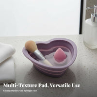 Foldable Design Silicone Makeup Brush Cleaner Portable Heart Shaped Brush Cleaning Bowl Easy to Keep for Women, Travel, Vanity, Bathroom