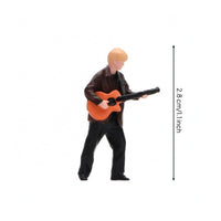 1/64 Scale Guitarist Figurine Craft Model Hand-Painted Guitarist Miniature Fragile 1/64 Scale Figurine