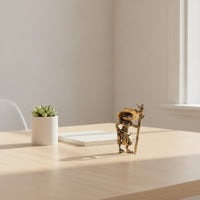 Retro Design Mini Brass Frog Figurine Detailed Craftsmanship Brass Frog Statue Creative Design Vintage Toad Statue Long-Lasting for Collectors, Desktop, Car Interior, Office, Bookshelf