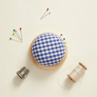 Handmade Design Wooden Base Pincushion Floral Pattern Pincushion Textile Needle Cushion for Quilters