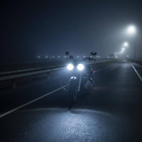 2 Pieces Motorcycle Fog Light Retro Design Crash Bar Driving Lamp Bracket-on Mount Chrome LED Lamp Unit for Cruiser Riders, Foggy Weather