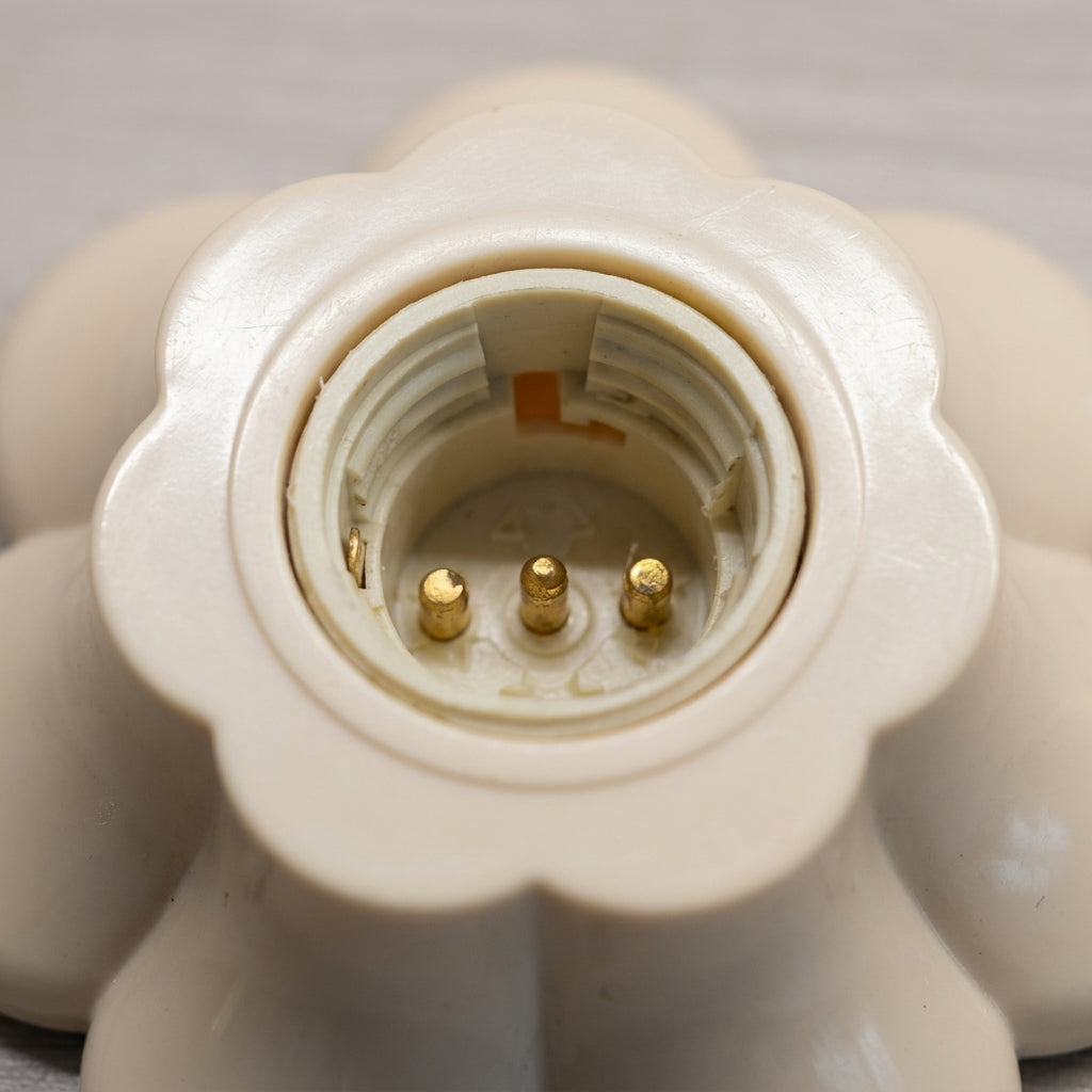 Ceiling Light Fitting with E27 Lamp Holder for Screw Bulb, Bakelite 4A Rated Current Household Lamp Holder, Flower Shape Flush Mount