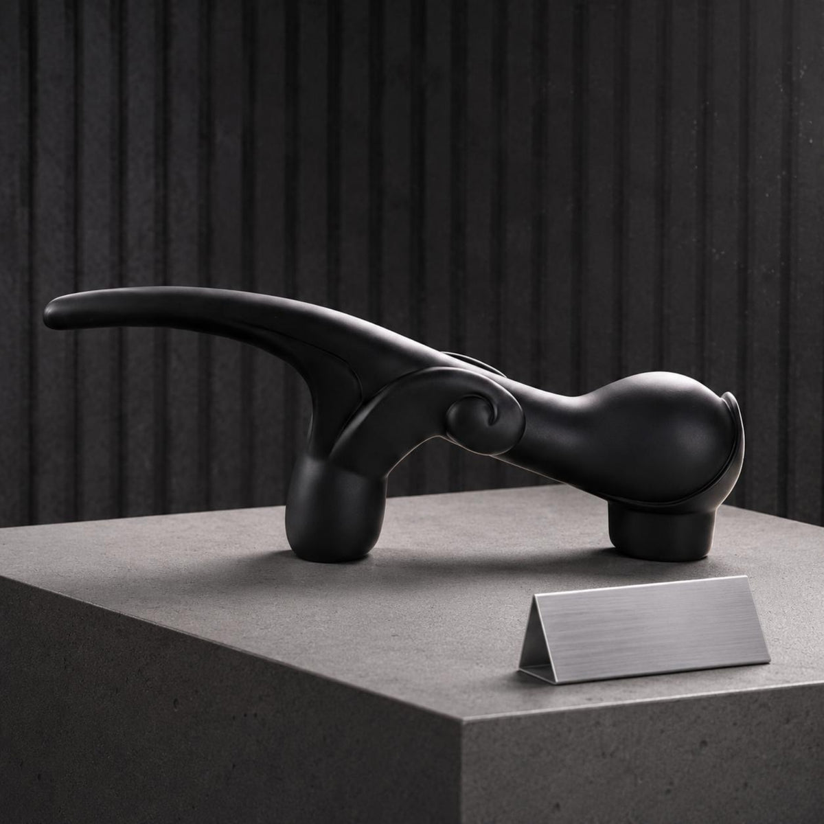 Long Nose Animal Sculpture Premium Resin Abstract Animal Statue Contemporary Ebony Figurine for Hotel