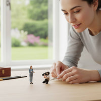 2 Pieces Reporter and Cameraman Figure Set 1/64 Scale Reporter and Cameraman Figures Resin Miniature Figures with Camera for Collectors, Model Display