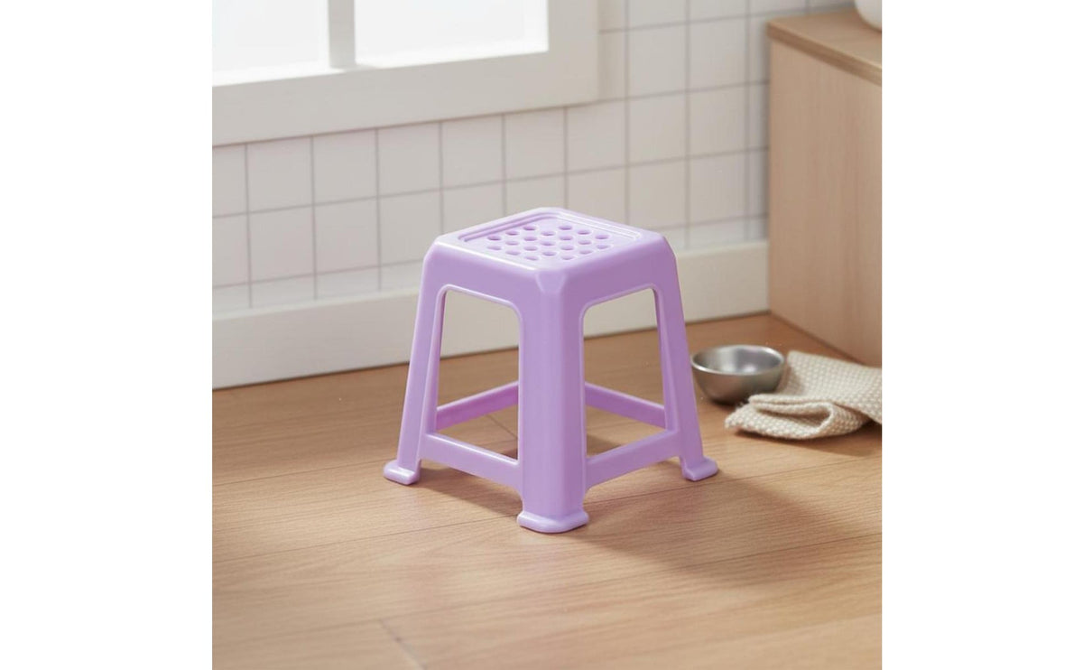 1:12 Scale Dollhouse Stool Realistic Design   for Hobbyists, Kids, Kitchen, Model Scene, Playhouse