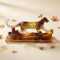 Leaping Cat Ornament Honey-Hued Animal Statue Modern Decor for Office