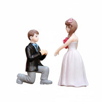 2 Pieces Romantic Bride and Groom Figurine Meaningful Keepsake Bride and Groom Figurine Set Adorable Wedding Couple Cake Topper Whimsical Design for Couples, Bakers, Engagement Party, Fairy Garden