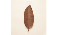 Natural Wood Grain Walnut Tray with Leaf Veins Carved Wooden Tea Tray Artisan-Crafted Decorative for Hosts, Tabletop Display
