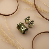 Miniature Saddle and Stirrups Set Ethnic Design Saddle Footrest Car Ornament Intricate Details Vintage Horse Tack Pendant for Equestrians