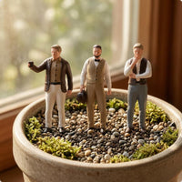 3 Pieces 1:64 Scale Figurine Set Detailed Clothing Hand-Painted Resin Figurines Colored Finish British-Style Miniature Figures