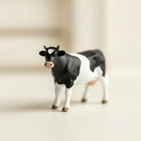 6 Pieces 1/87 Farm Animals Figures Miniature Cows Tiny HO Scale Cow Figurines Cute Mini Cow Figurine for Crafters, Collectors, Tabletop Displays, Craft Scenes