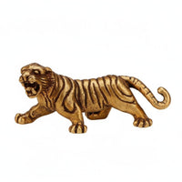 Exquisite Craftsmanship Brass Tiger Figurine Finely Detailed Solid Copper Tiger Statue Unique Gift Solid Brass Creature Sculpture Handheld Plaything for Feng Shui Enthusiasts, Collectors, Office Desk, Bookshelf, Car Dashboard