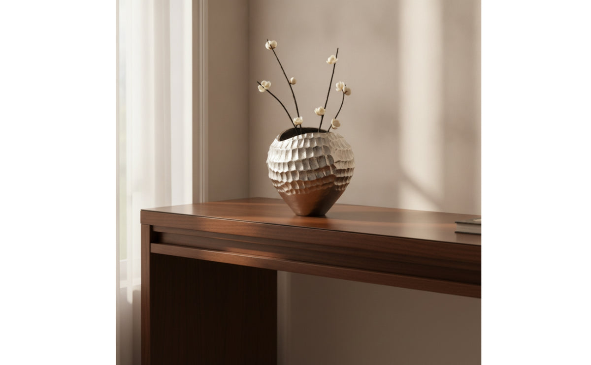 Vase with Hammered Finish Silver Aluminum Vase Shiny Flower Holder for Console Table, Hotel