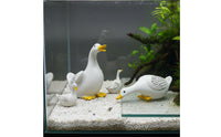 4 Pieces Realistic Design Miniature Duck Family Set Lifelike Details Small Duck Ornaments Handmade Craft for Aquatic Aquarium, Potted Plants