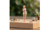 1/64 Seaside Girl Figurine Resin Miniature Girl Figure Standing Figure for Collectors
