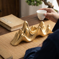 Abstract Mountain Peak Ornament Sleek Design Golden Mountain Range Sculpture Elegant Accent Piece Study Accessory for Office, Tea Room
