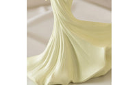 Woman Figurine Refined Female Figure Statue Decorative Figurine with Hat for Homeowners, Living Room, Entryway, Bookshelf