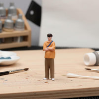 1/64 Scale Male Figure People Figure Realistic Details Hand-Painted Miniature Person for Hobbyists, Dioramas, Sand Tables