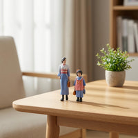 2 Pieces Mother and Daughter Figures Painted Outing Figure Model Collectible Miniature for Collectors, Hobbyists, Cabinet Displays