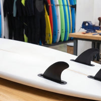 3 Pieces Surfing board Rear Fin Black Surfing board Fin with Screws Curved for Surfers