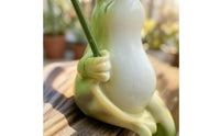 Garden Frog Statue Leaf Umbrella Frog Ornament Home Decor Outdoor Indoor Decorative Object Green Cream Finish for Balcony, Patio